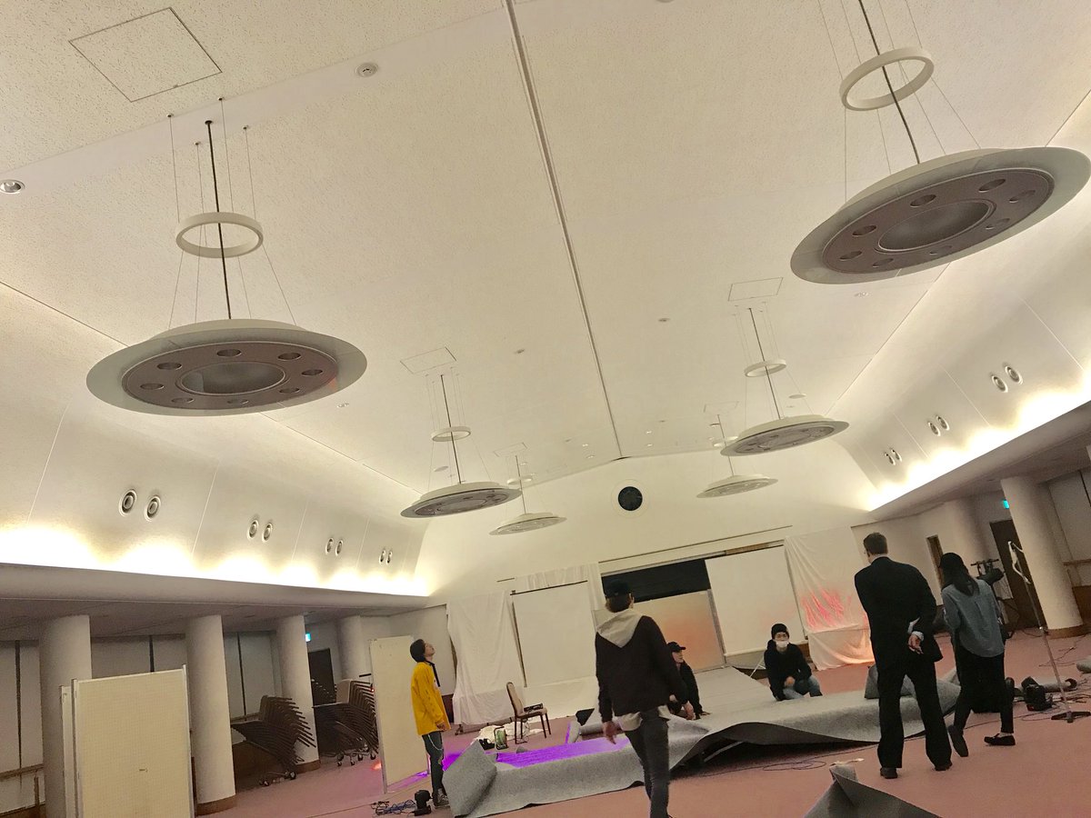 本格的に準備が始まりました！

みなさんチケットはもうお持ちですか？🎟
まだの方は是非お昼休みエントランスにてお待ちしております☺︎