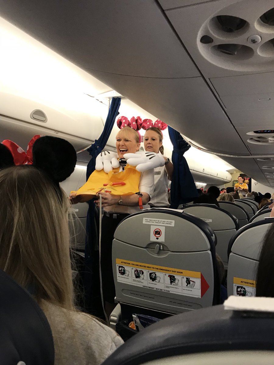 lauraphillips27's tweet photo. Our fantastic @British_Airways crew taking us to @DisneyParis_EN #DisneyBA ✈️ https://t.co/3XNMjldoEd