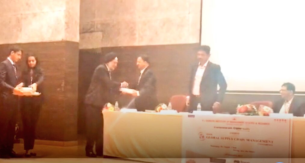 anil_marali's tweet photo. Rakesh Shah @InfotechRpm talking about role of #SAPBusinessOne #SAP #ERP for #SMEs at #SIMSR Global Supply Chain Management Conference 2017 #Mumbai for Industry professionals to discuss #innovations in #SupplyChain Management #IoT #SCM #Analytics #Automation #Retail #Logistics https://t.co/cxOtinyEOV