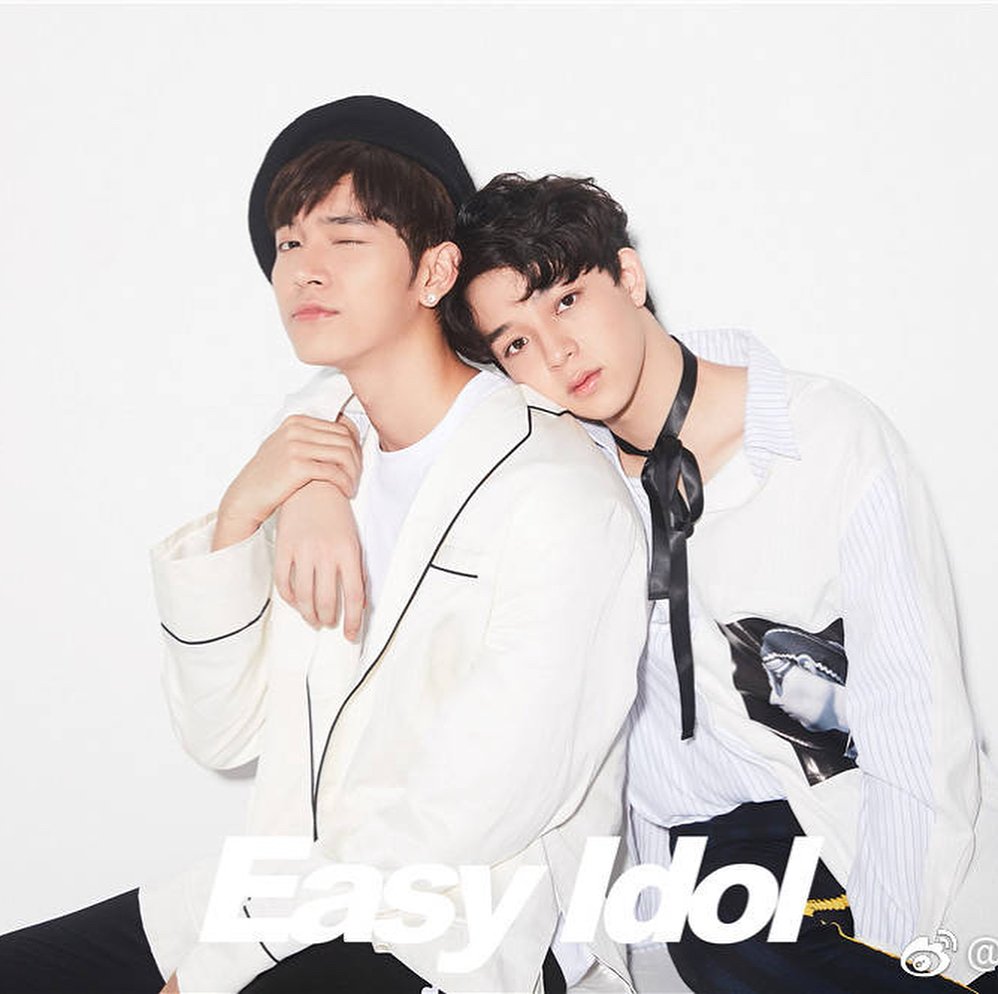 Lover_godbas's tweet photo. Handsome Guy & Cute Boy😘😙
GodBas in Easy Idol Magazine😍😍🐸🐸
#ก็อตบาส #ก็อตอิทธิพัทธ์ #บาสเด็กอ้วนที่แท้จริง #EasyIdol #EasyIdolMagazine #godbas https://t.co/z4igw6BWCf
