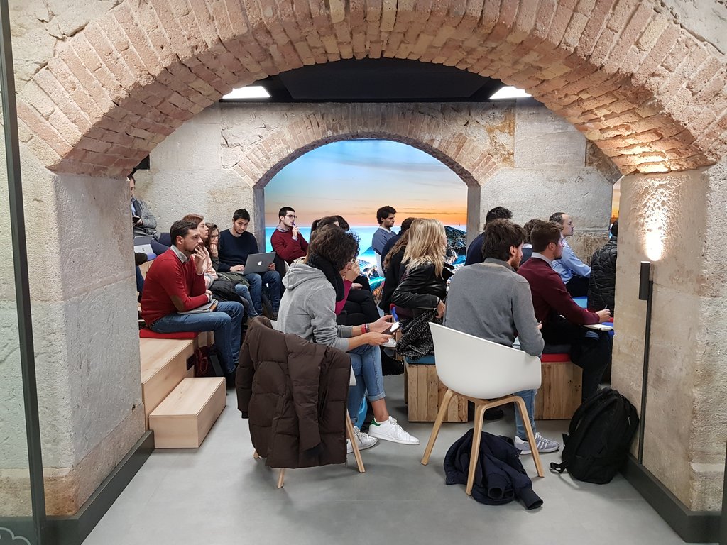 PayInnHub's tweet photo. Hoy acogemos el workshop mensual de @bcntechcity y conocemos de primera mano a @RocketROI y cómo las tecnologías de automatización están cambiando la publicidad digital #Pier01 https://t.co/r2R6MY7F7M