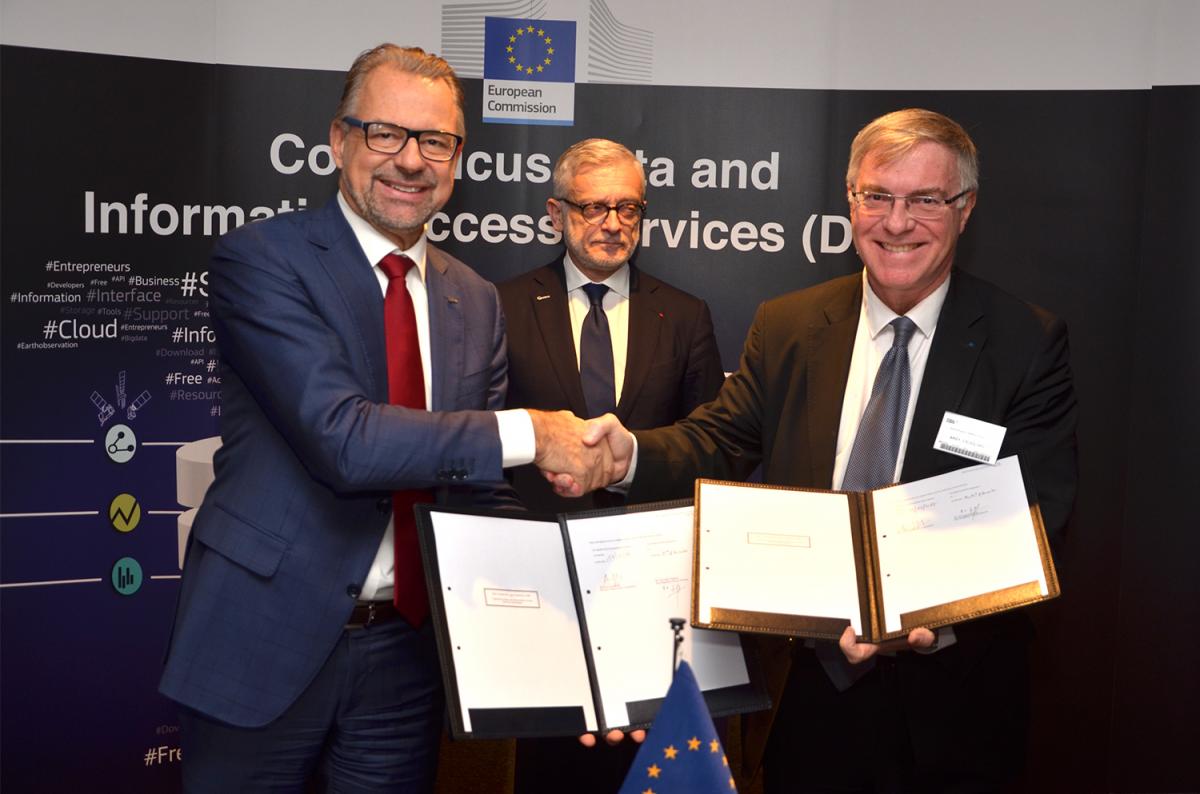 JanichewskiS's tweet photo. Very pleased to have been selected by EC and ESA to deliver #Copernicus #DIAS in a broad European consortium: T-Systems, Thalès Alénia Space, DLR German Aerospace Center, EOX IT Services, Sinergise, Spacemetric, eGEOS, and GAF. More info: https://t.co/MvbRMhe1cN @AtosFR @Atos https://t.co/h9x8oDBJVM