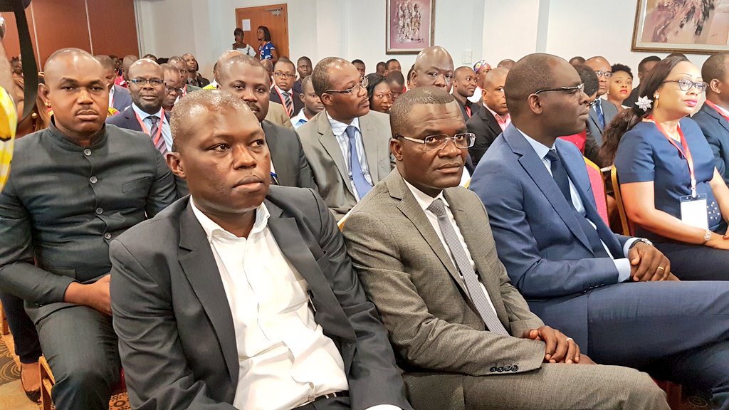 gouvbenin's tweet photo. L'édition 2017 de la #SENUM2017 qui a débuté ce mardi 19 décembre 2017, permettra aux participants d'échanger sur la vision du numérique que prône le #prbenin #PatriceTalon et son @gouvbenin . #BeninNumerique #PAGBenin #wasexo https://t.co/8m6Aw7p71C