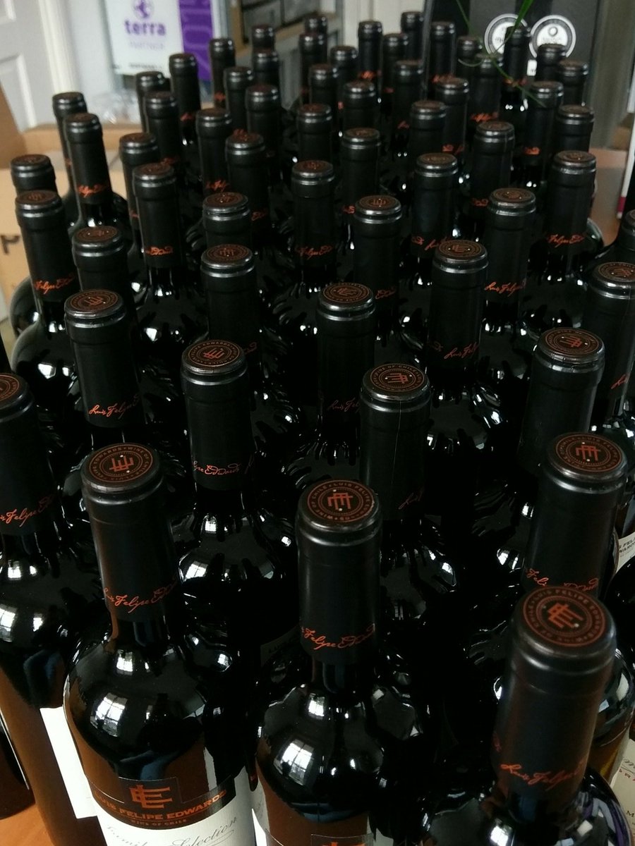 Wij wensen iedereen fijne feestdagen en een succesvol 2018. #eindejaarsgeschenk #2018