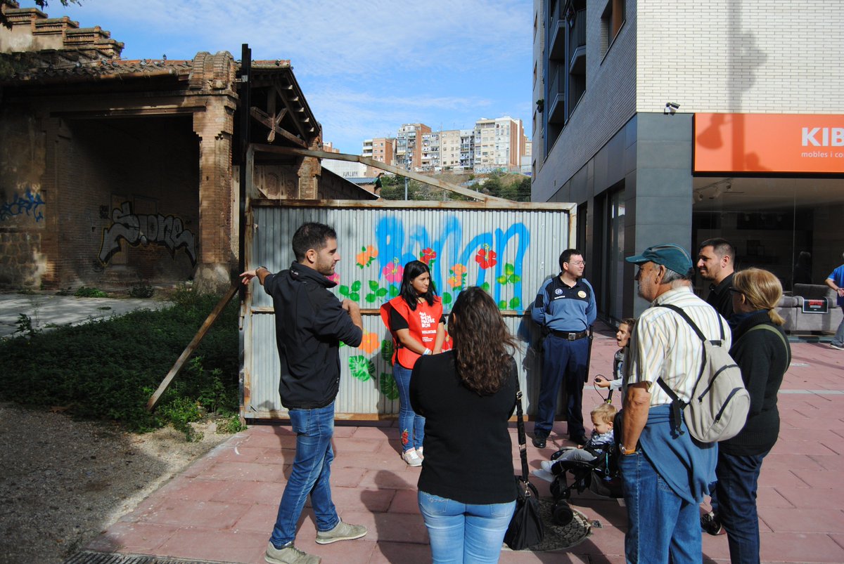 48hOpenHouseBcn's tweet photo. Visites i activitat #Opensketch a Can Trinxet (Hospitalet de Llobregat) durant l'#OHB17.

 📸 Alex Blanco https://t.co/ARJwoaQLNf