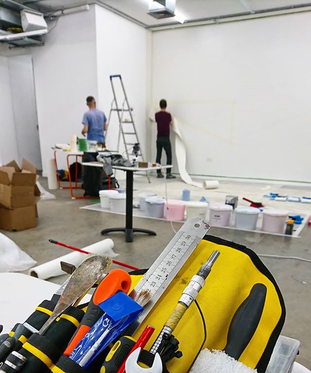 GalleryGriffin's tweet photo. We 💙 #installationweek 🔨 https://t.co/Ar5LqpInnE