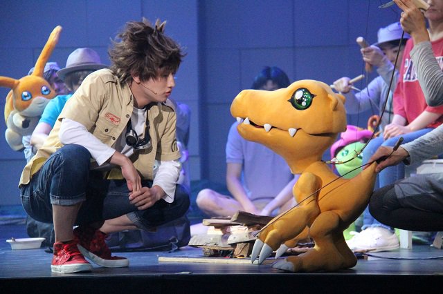 DigimonWorldEsp's tweet photo. Ayer leyendo las noticias y viendo las ganas de los Digifans de ver un live action de #Digimon nos encantaría poner encima de la mesa este par de referencias visuales para un futuro.
Curioso que para los monstruos digitales nos encante la mágia que desprenden las marionetas https://t.co/S9ZMtXH4TE