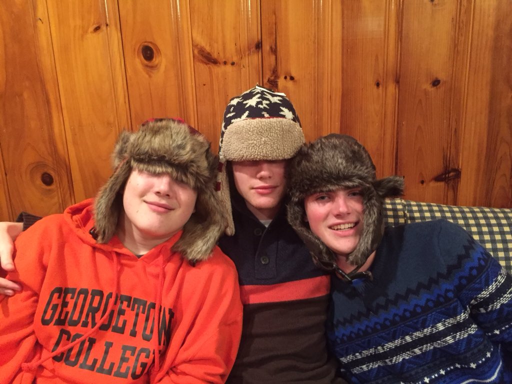 RebeccaDerosse2's tweet photo. Bring it! #oldmanWinter #earflaps #brothers3 https://t.co/jOv0aPPqcP