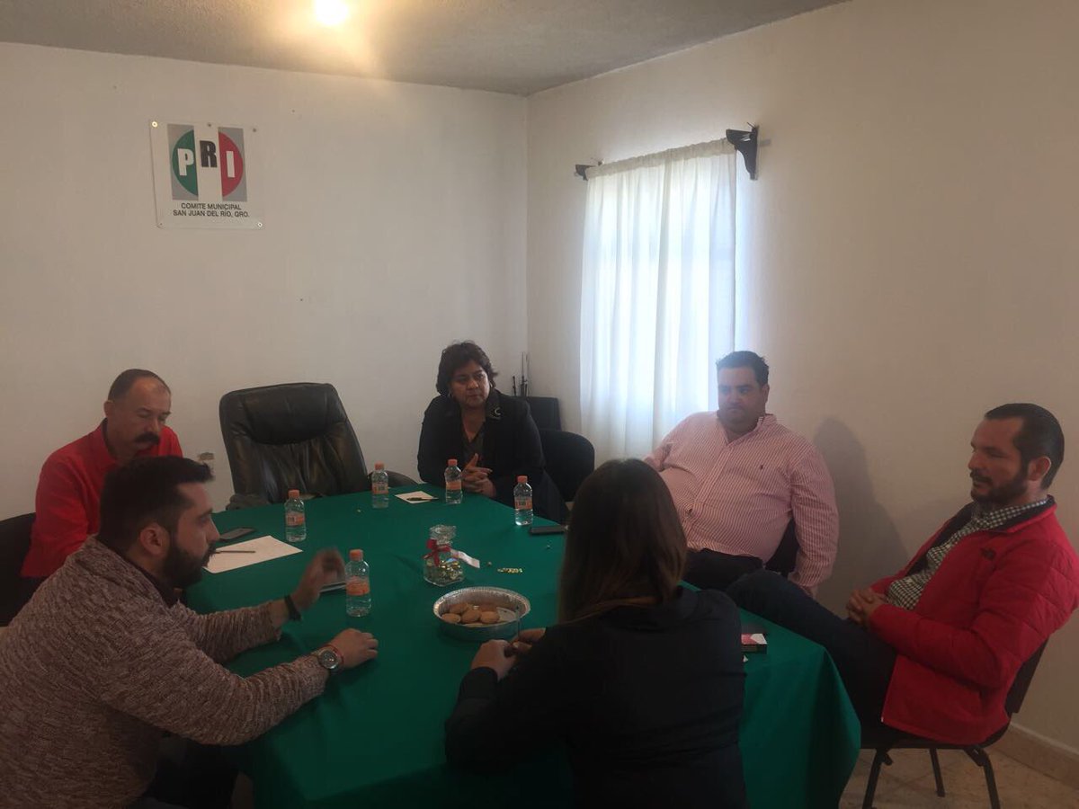 Juanqro's tweet photo. MT y Fundación Colosio en San Juan del Río refrendan el compromiso de salir adelante con acuerdo y unidad. https://t.co/JeSV0GRYnj