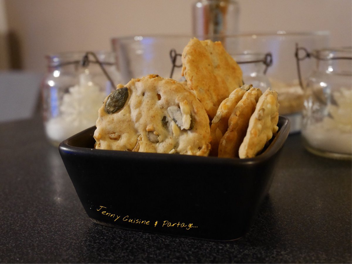 Parce que c’est les fêtes et qu’à l’apéro on grignote, mais aussi parce que c’est bon ! 😊
jennycuisinepartage.com/2017/12/26/cro… #apéro #fête #croustillant