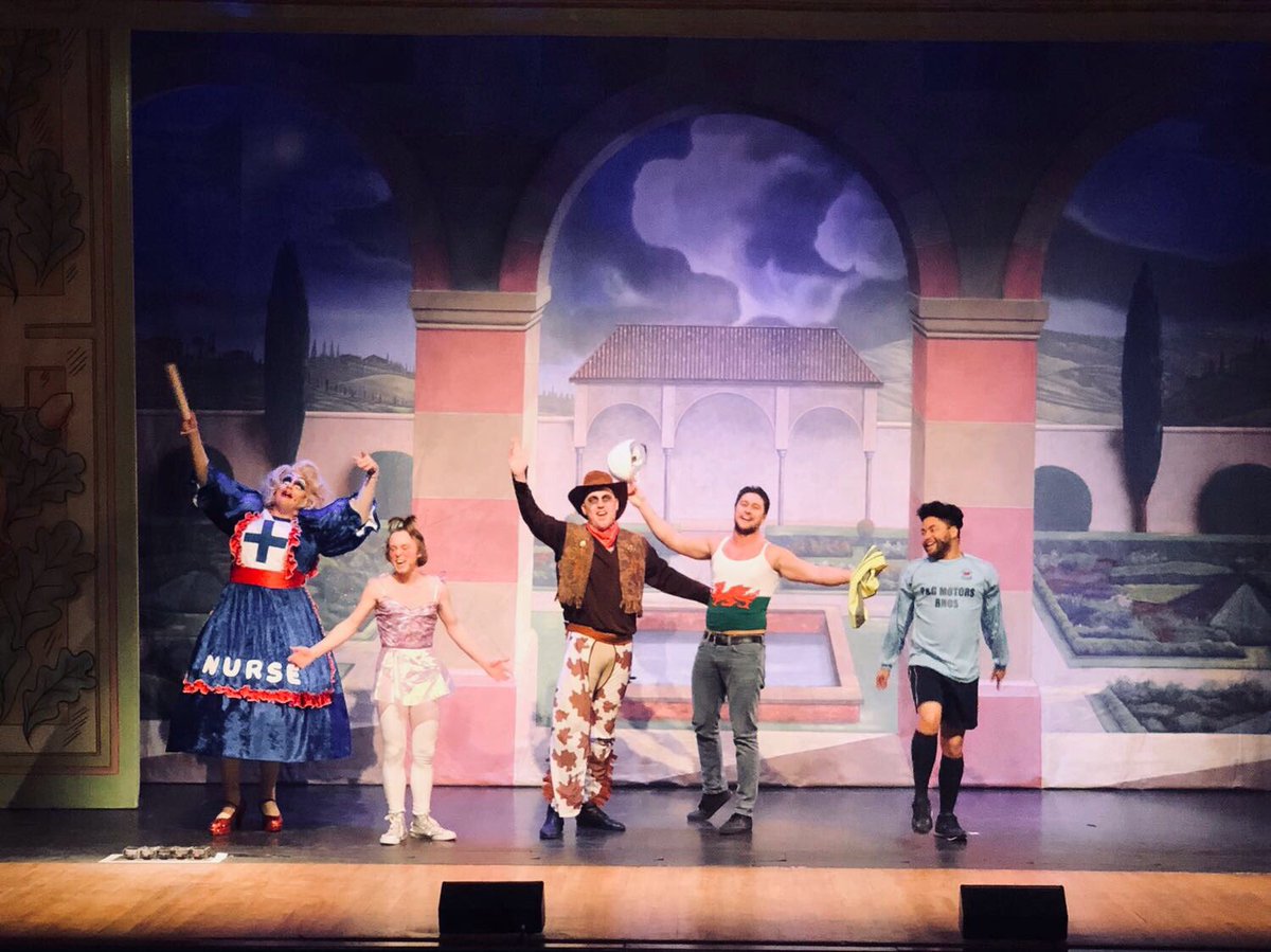 T_Discipline_'s tweet photo. What an experience it has been doing Panto. A week to go...only a few tickets still available. See the @thestiwt for availability 🎭 https://t.co/YuvEoFZ6tQ