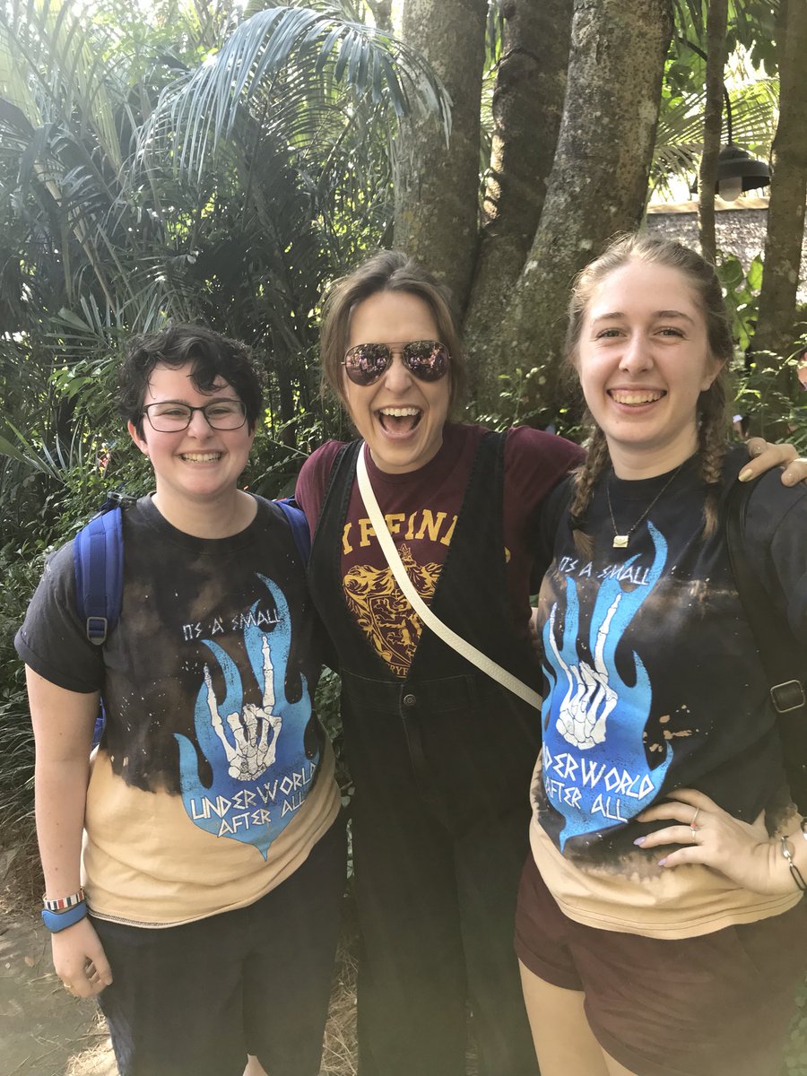 Laura_Bradshaw1's tweet photo. Dreams really do come true in Disney World because WE MET @JessicaVosk ππ thank you for being so kind to us and stopping to take a picture! #SayWicked https://t.co/3pBTjUJuKf