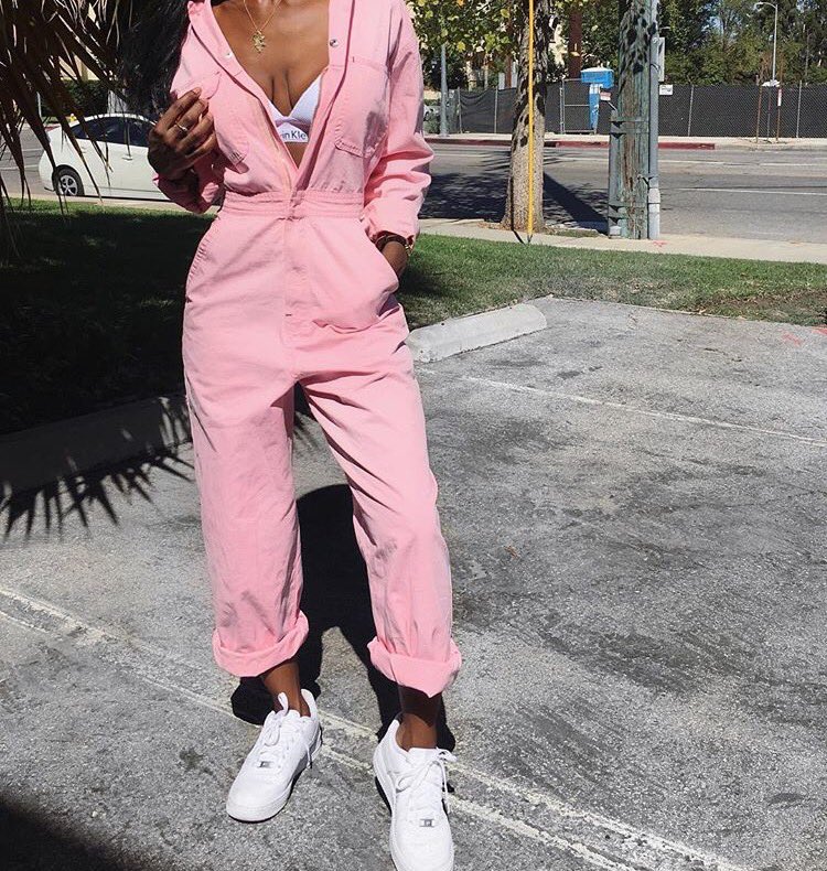 Aude_Julie's tweet photo. 🙆🏾💗 #basicisthemood #BestOutfits2017 https://t.co/b1U7FdW96K