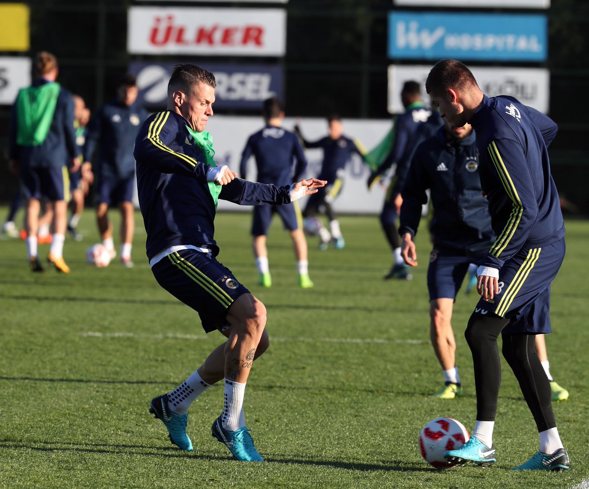 Fenerbahce's tweet photo. İstanbulspor Maçı Hazırlıkları Tamamlandı | https://t.co/ZHMsRISQGA https://t.co/T0UsoEcquR