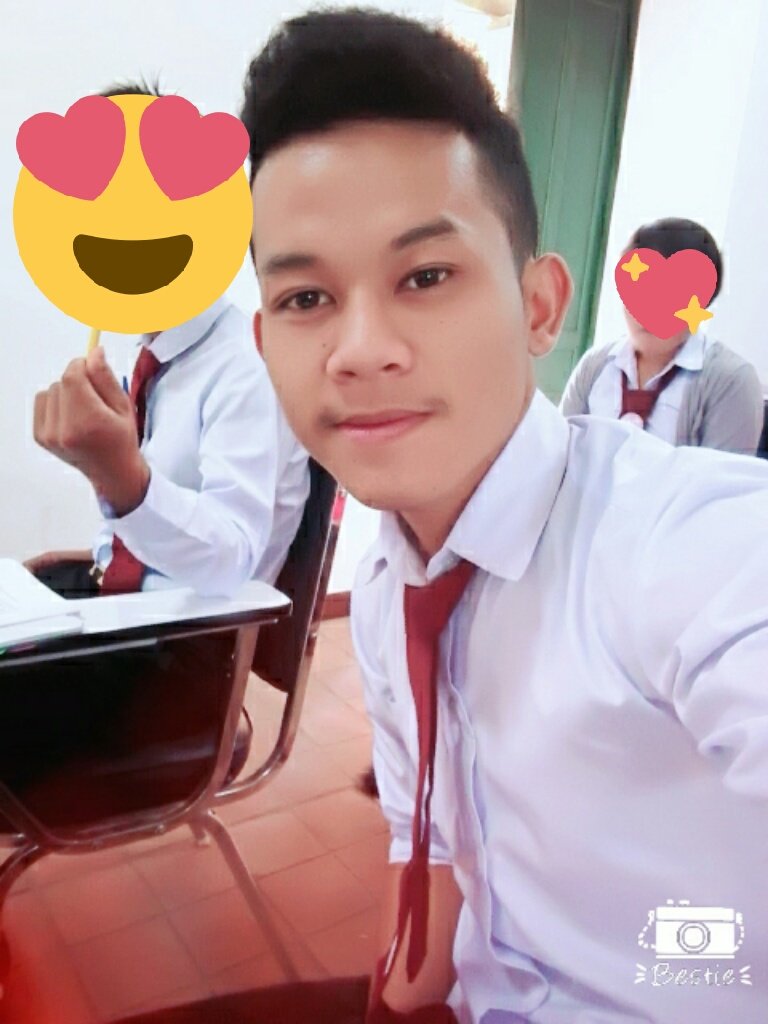 Tar92019070's tweet photo. ຢາກມີຄົນມາກອດຄືສິອຸ່ນ 😉 https://t.co/qtrFOFA8nd
