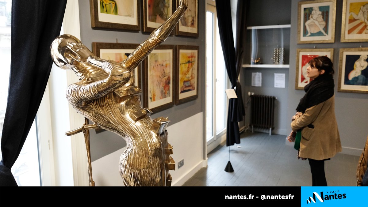 nantesfr's tweet photo. Le surréalisme de Salvador #Dalí s'expose à Nantes jusqu'au 31 mars ! 300 œuvres à découvrir de jour comme de nuit à la Rosière d'Artois. 
👉 https://t.co/iXyVT69cTU https://t.co/EWufQjw9xg