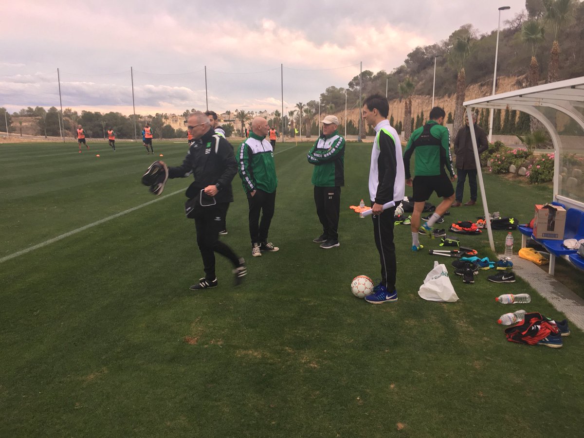 First training this afternoon at the camp of <a href="/cercleofficial/">Cercle Brugge</a> <a href="/CampoamorGolf/">Campoamor Golf</a>