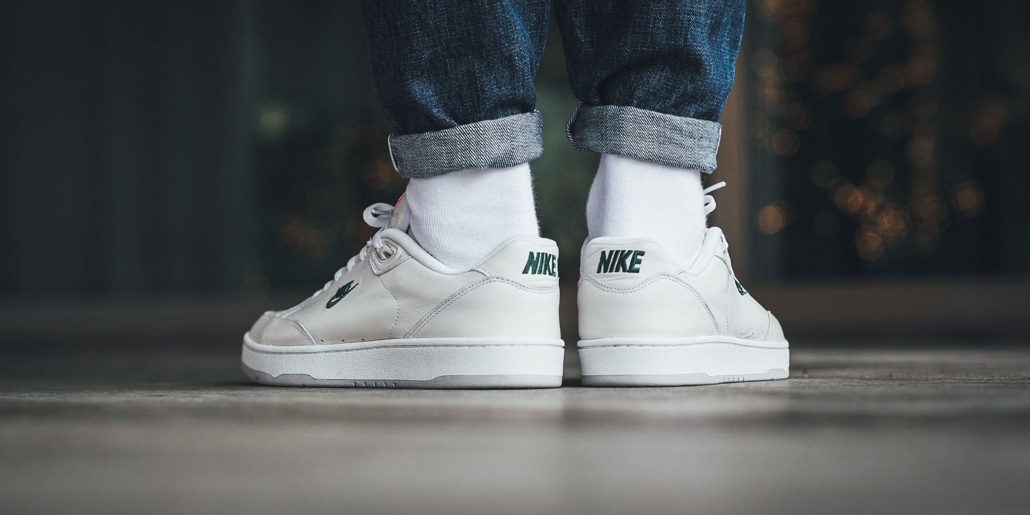 Perenne Al borde fatiga Titolo on Twitter: "NEW IN! Nike Grandstand II Premium - White/Dark Cypress-Dark  Cypress SHOP HERE: https://t.co/hpMquazGK8 https://t.co/Yro35moOF8" /  Twitter