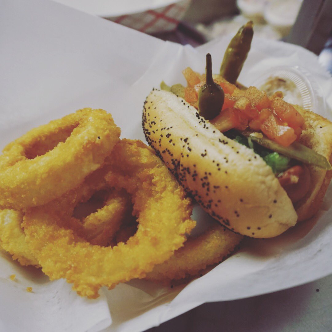 melshotdogstpa's tweet photo. What makes December 26th less depressing? HOT DOGS 🌭❤️#comebacksanta https://t.co/8BQLPqve1f