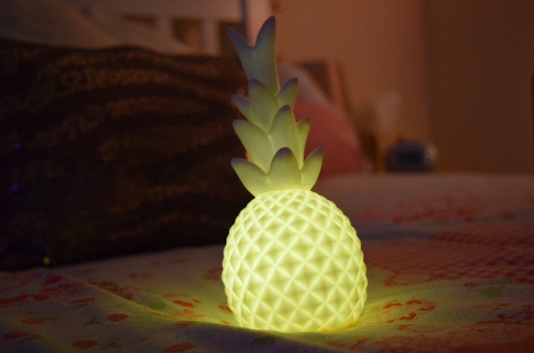 officialglimpse's tweet photo. Wishing all our users and community a very happy holiday season! Sending cosy pineapple vibes ✨🎈 https://t.co/JGMOW94u3y