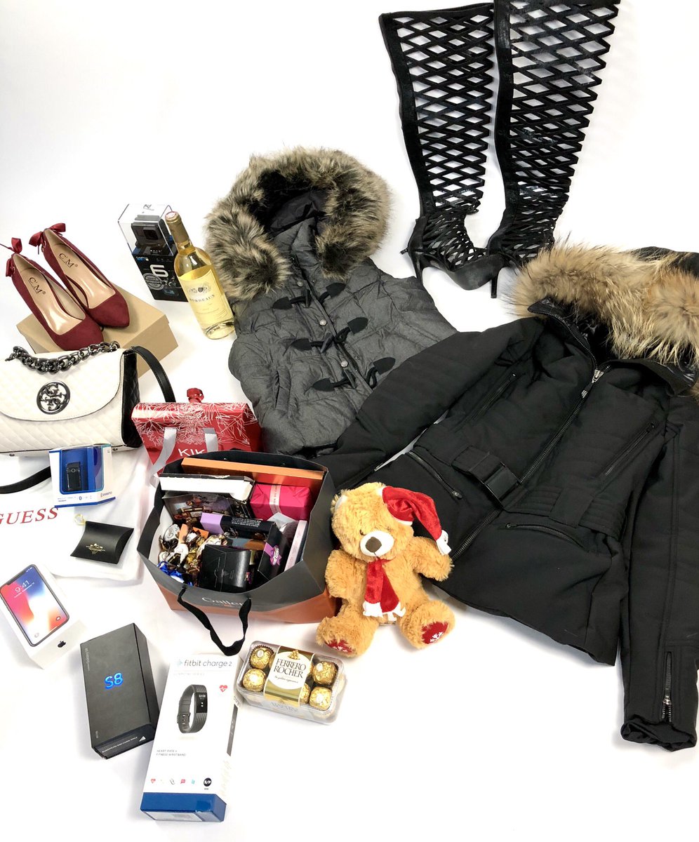 XoLolotte's tweet photo. J’ai les meilleurs fans du monde Thank you #Merci ❣️ (Noël tech’ et mode  for me 😇😜) https://t.co/spqCwl8Cv8
