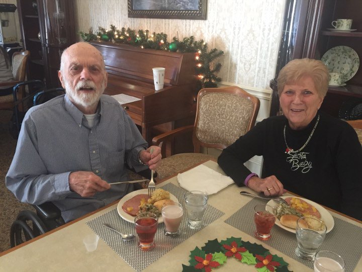 fountainviewLEC's tweet photo. Our residents enjoyed a Christmas Feast of glazed ham, green bean casserole, Texas potatoes and fresh baked bread. Throw in Christmas carols, good friends and great conversation and it was a beautiful day to be at Fountain View Manor.  #FrontierCulutre https://t.co/cKvbQq9yuG