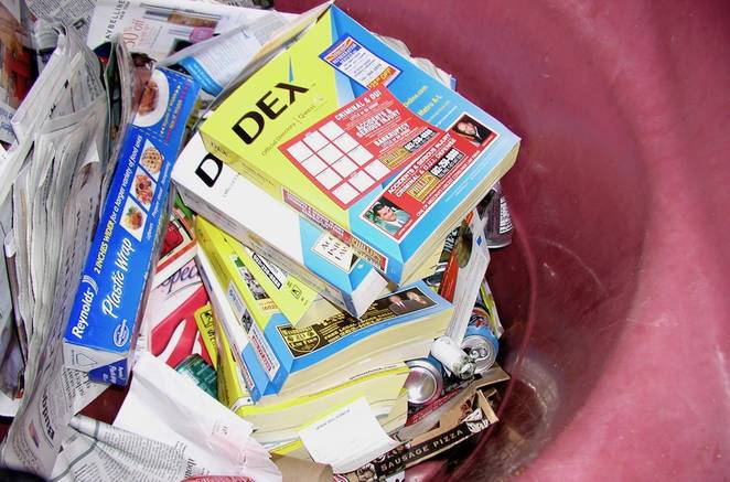 WhatsNYourPapr's tweet image. Drowning in paper after the holidays? Here are 5 steps to reduce paper clutter at home from the Environmental Paper Network and @TreeHugger treehugger.com/green-home/5-s…