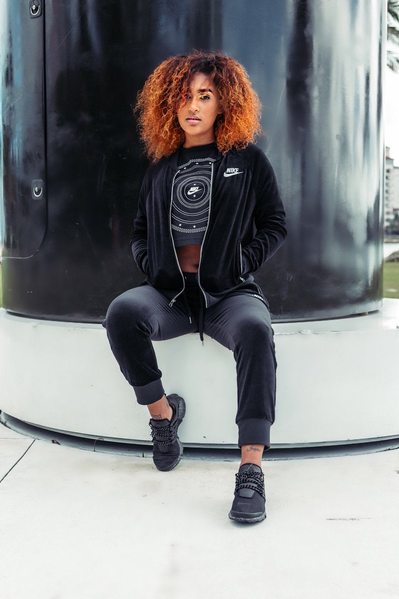 Simons_SW's tweet photo. Have you gotten your #NewYears fit yet? Stop by your local @simonssportswear location and enjoy great deals through the new year✨ #Nike #NikeLife https://t.co/xToq47cRwQ