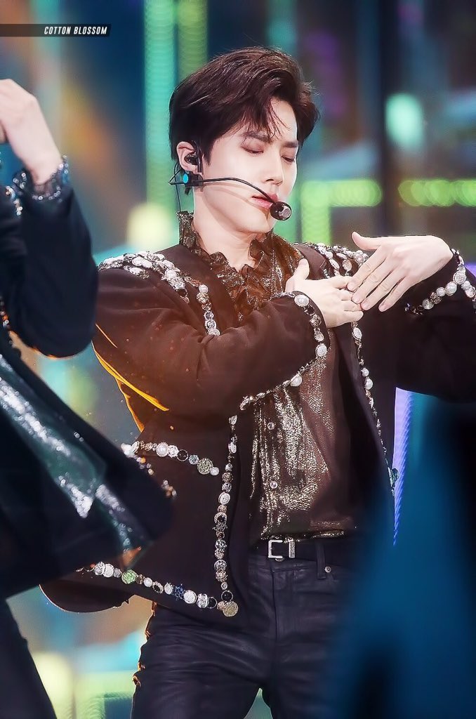 archivejunmyeon's tweet photo. you shine like the stars
you light up my heart ✨💓 https://t.co/d3Ui3rQrW4