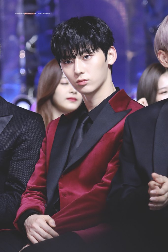 171202 멜론 뮤직 어워드 황민현
#워너원 #WannaOne #황민현