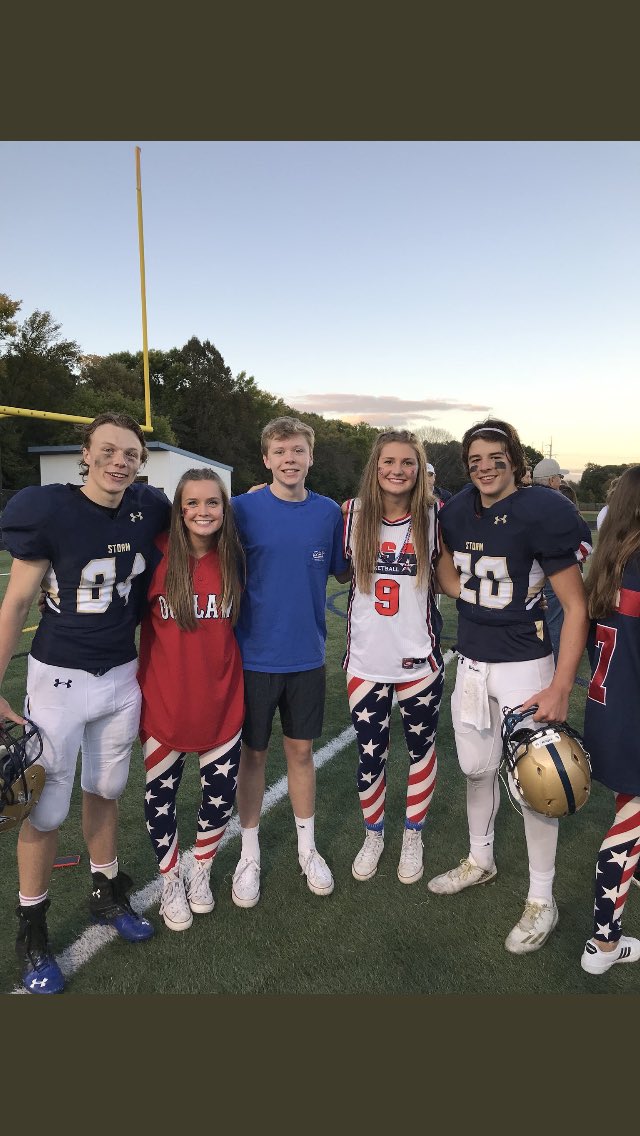 matt_bunkenburg's tweet photo. Hbd pondy! Hugeeee hockey guy. #offsides #etnier #2rip hope its subpar at best π€π https://t.co/rUJzyncsh1