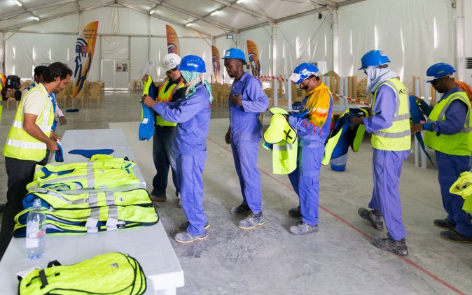 PeninsulaQatar's tweet photo. Lusail Stadium workers hail cooling apparel
https://t.co/7DLC6ZUAlO
#Qatar #Qatar2022 https://t.co/MxBCPnllZ4