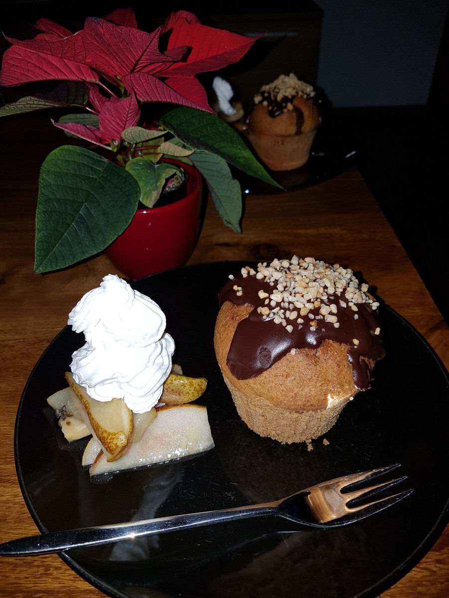 titzi1982's tweet photo. Are you @MattBomer ready for coffee and sweets? Vienna is waiting of you 😊 I'm sure you couldn't resist my sweet self-made cupcakes 😆 I know it's unhealthy but on Xmas it's allowed 😜 I'd share my choco-cupcakes with you. #virtualinvitation for you. Xo https://t.co/4s658iRKj4