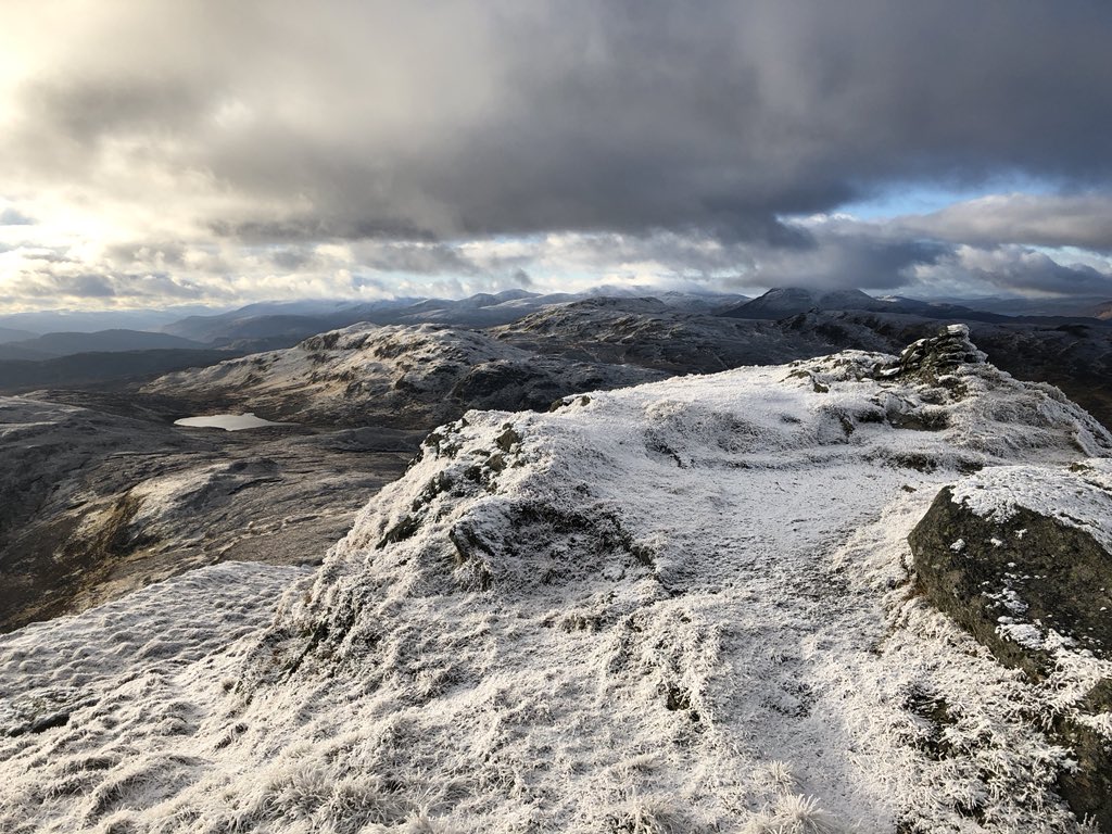 GraemeHBarr's tweet photo. Taking #turkeybelly for a run up the local hill! #trailrunning #winterishere #scotlandoutdoors #youtalkingtome #aberfeldy https://t.co/2USIgi8VM1