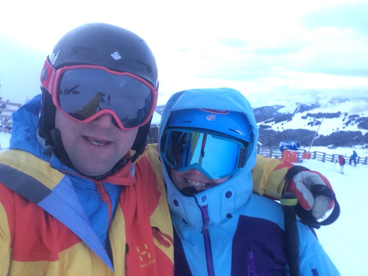 Bobinson1's tweet photo. End of an awesome pow day with crazy @allornothingirl and co ! Bonus is wearing old school @UK_Haglofs Vasi #beattheelements @WigwamSocksUK @sweetprotection @HestraGloves #crazyadventurebestie #epicbimbles @langeboots https://t.co/vVKcenyut7