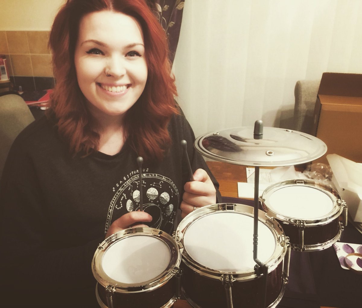 StoneBroken_'s tweet photo. So what did Santa bring @TheBrokenArmy this year?
Robyn got this...she did ask for a new drum kit ๐๐
#TinyDrumKit #MerryChristmas #HoHoHo https://t.co/NswejfCFse