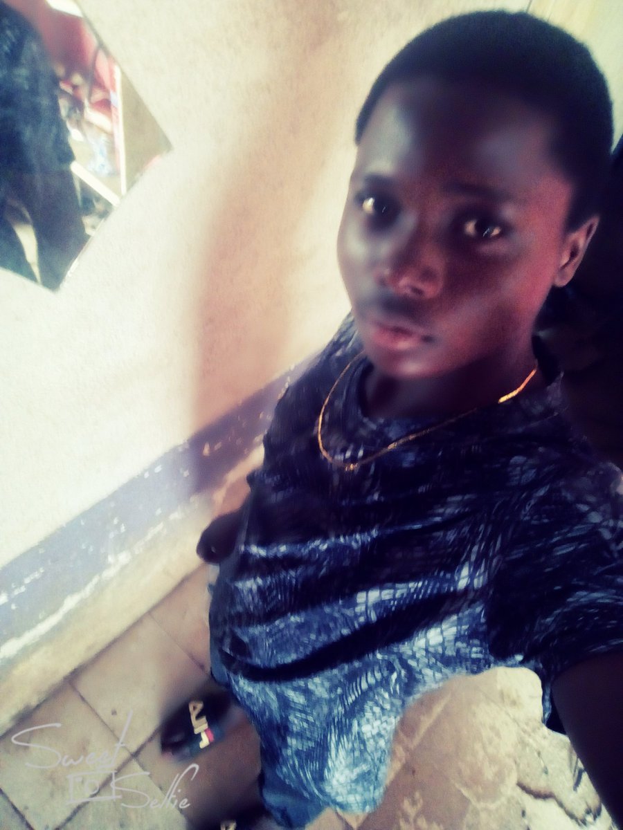 paace_musicpmw's tweet photo. @iam_Davido @wizkidayo CEO @P_ENTERTAIMENT 
Happy boxing day my pple 👇
     .....Vote me always....
     ........ fresh guy..........
Thanks for your support https://t.co/ZpCbzuHnT8
