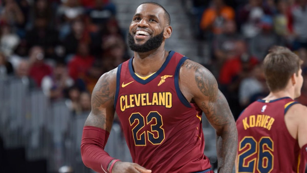 #NBAVote LeBron James

Cada RT cuenta como voto!