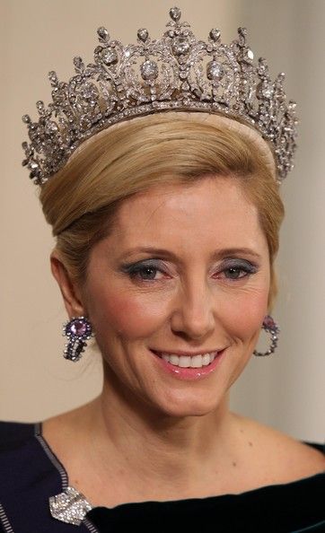 This is Crown Princess Marie-Chantal of Greece
What are your thoughts on this Tiara? Notice the earrings and brooch too?