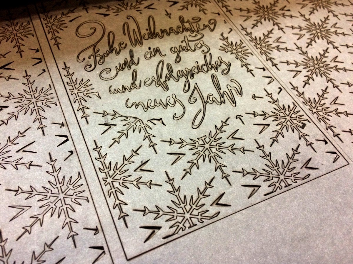 ThomasMuellerMT's tweet photo. happy holidays #lasercut #troteclasers #fablabmunich #mt75 #thomasmueller #diy #makers #lightsandfriends https://t.co/dC8fRHmgpg