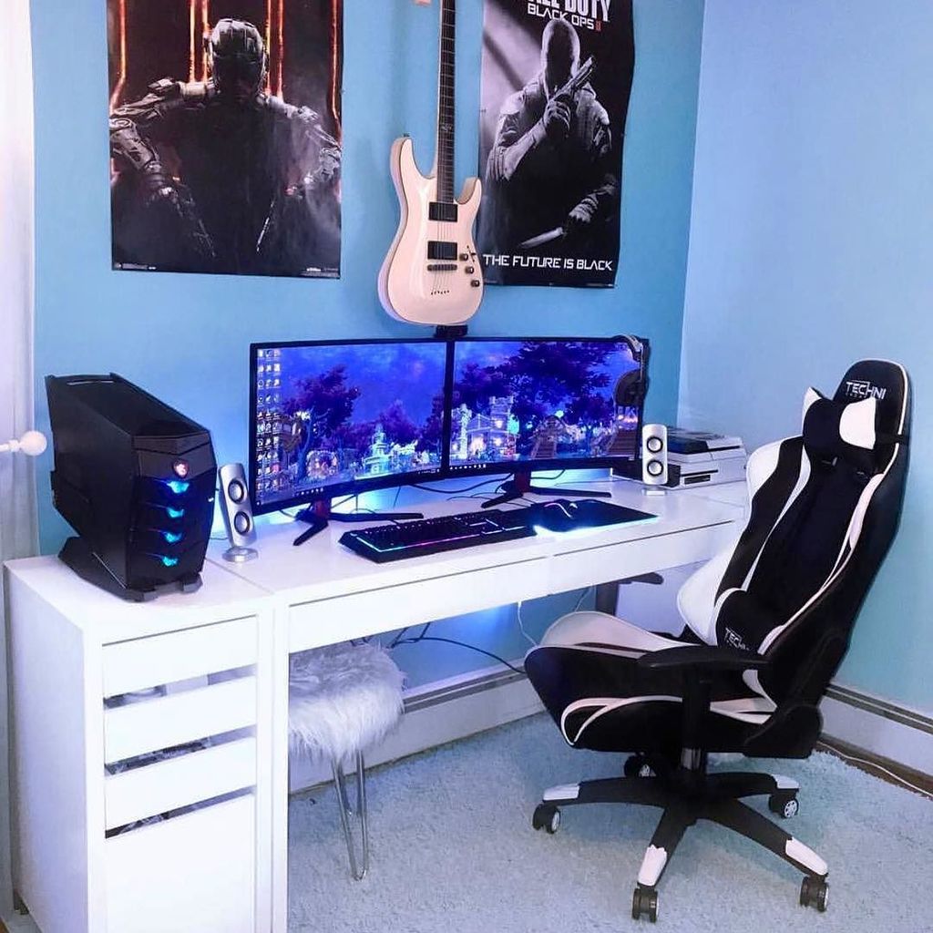 TechniSport's tweet photo. Getting better and better ... @kaityboosaysdie setup with her White ⚪️⚫️⚪️ Technisport 🎧🎧🎧 https://t.co/FjiSMdqG8s