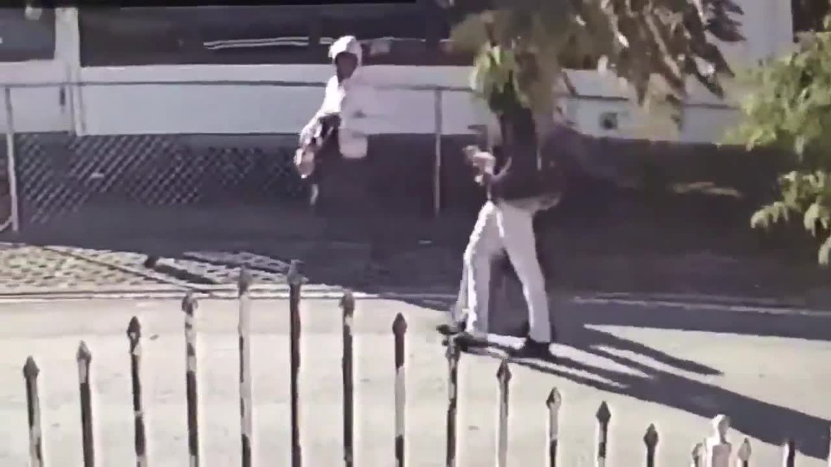 Pair kidnaps, robs student walking home from school in Miami bit.ly/2pD2pqj?utm_so… https://t.co/FlCB6jnOCO