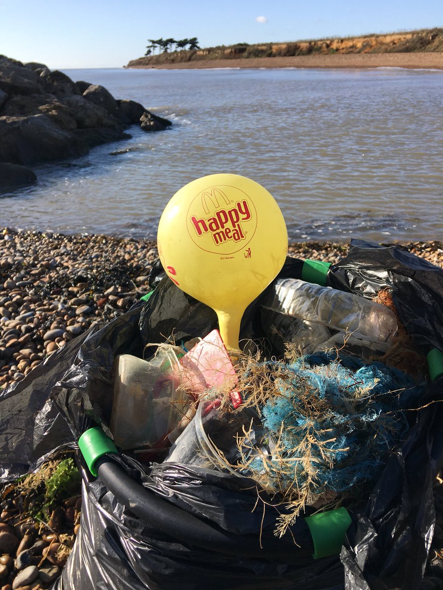 WildlifeGadgets's tweet photo. All I want for #Christmas is... 

for @McDonaldsUK to lead by example and stop offering #helium filled #balloons and plastic straws. Come on McDonald’s be part of the solution in #2018 rather than the problem. #2minutebeachclean #2minutestreetclean #plasticawareuk #balloonsblow https://t.co/WyE0o3Iaup