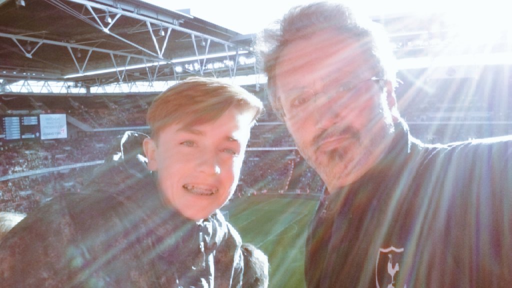 mrjintheuk's tweet photo. My cousin, and some Christmas fat bloke, take a selfie at Wembley after seeing Harry Kane break a league record! Back of zeee net! #coys #thfc #WellDoneHarry #5v2 https://t.co/93usSQu26L