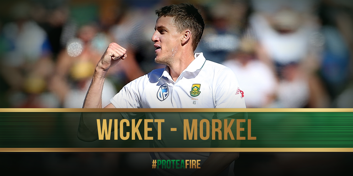 ProteasMenCSA's tweet photo. WICKET! Morne Morkel gets his 2nd scalp thanks to a screamer of a catch by Bavuma. Chibhabha goes for 7. ZIM 11/2 (6.2 ovs). #ProteaFire #SAvZIM #DayNightTest https://t.co/LaqjIB53Hh