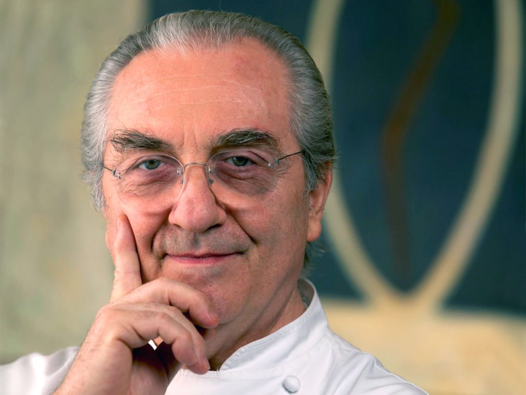 frafacchinetti's tweet photo. «La cucina è di per sé scienza. Sta al cuoco farla divenire arte.»

Addio allo chef degli chef. 

#GualtieroMarchesi https://t.co/j0ZFpqB7Zh