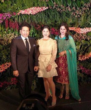 radiocityindia's tweet photo. #Radiocityjalandhar #VirushkaReception #Viratkohli #AnushkaSharma #Rohitsharma #shahrukhan #SachinTendulkar #cricket #bollywood https://t.co/U9cmkV1Y5e