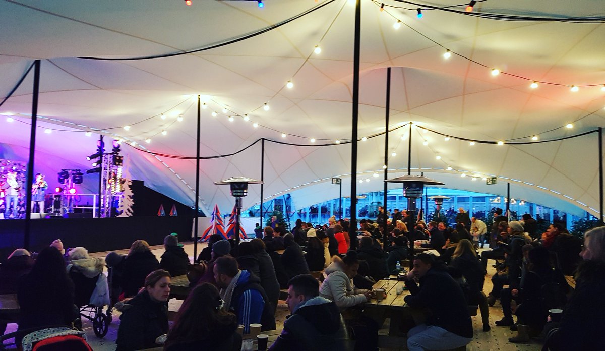 GREAT day at @WinterTimeFest #WinterTimeFest banging out some #acappella smash hits! 

Back tomorrow 1pm on the Mirror Stage !