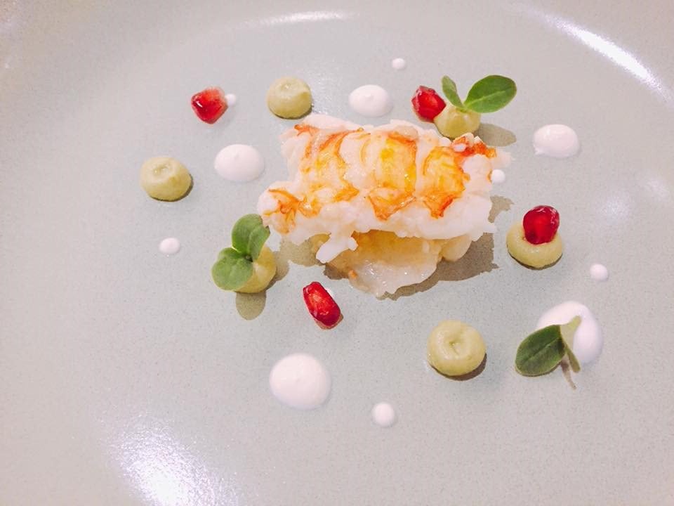 luxuryiportugal's tweet photo. Um dos pratos do restaurante Mesa de Lemos - autorado pelo seu Chef Rodrigo Rocha - e fotografado por outro grande Chef, o Rodrigo Castelo. #mesadelemos #chefrodrigorocha #rodrigocastelo #CourtAtlante https://t.co/qN7epCu3Yq