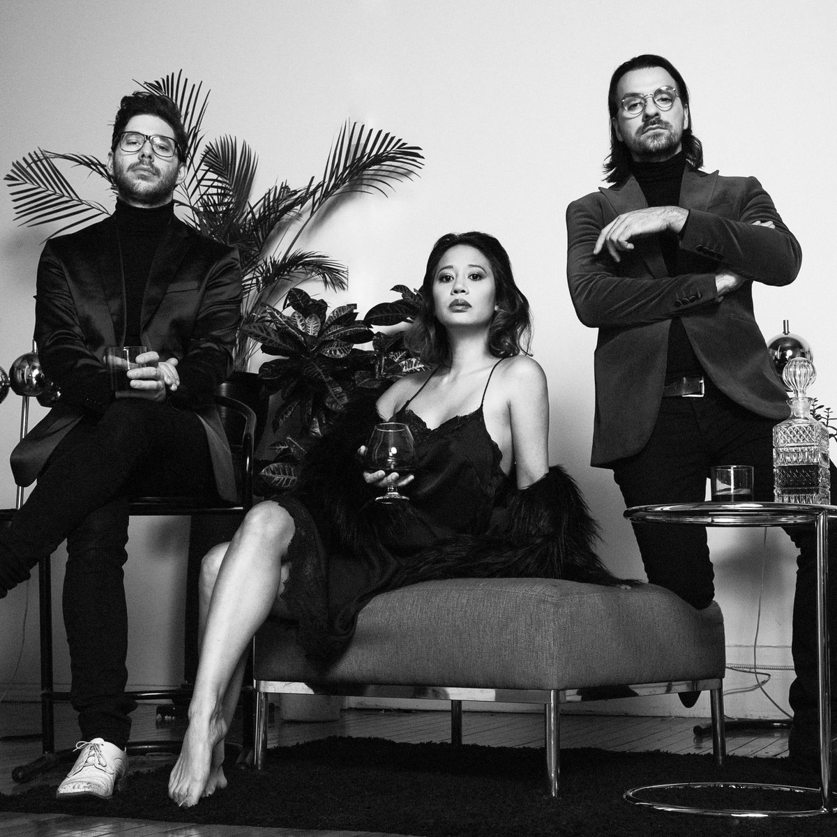 68MusicNY's tweet photo. #MusicNews: Check out @NylonMag's latest article to get up on 5 incredible Montreal-based musicians that you should be aware of going in 2018... @common_holly @le_couleurly @tessroby @PETERPETEROFFCL #CamMaclean https://t.co/1BrZ23K5jm https://t.co/b0YbbwkfUR